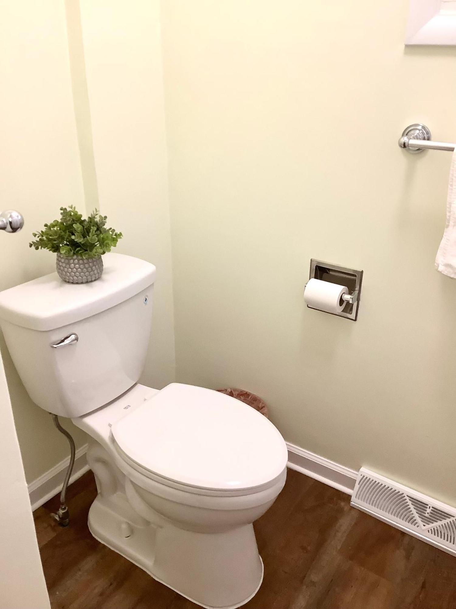 The House Hotels - Erie St. 2 Cuyahoga Falls Bagian luar foto