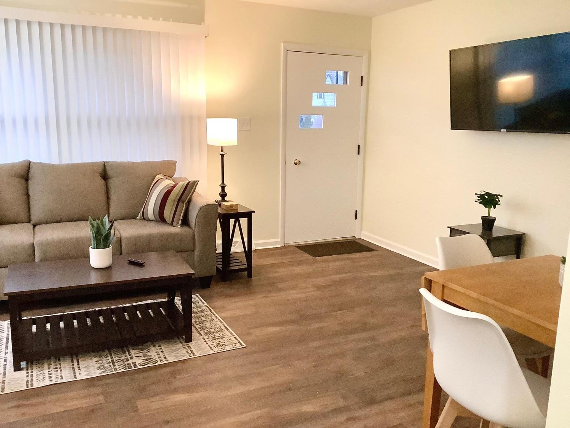 The House Hotels - Erie St. 2 Cuyahoga Falls Bagian luar foto